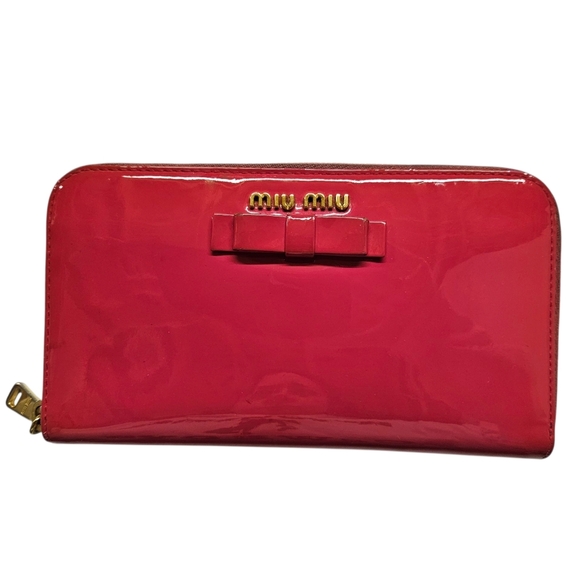 Miu Miu Patent Leather Continental Wallet with Bow Accent In Peony Pink And Gold - Picture 3 of 17